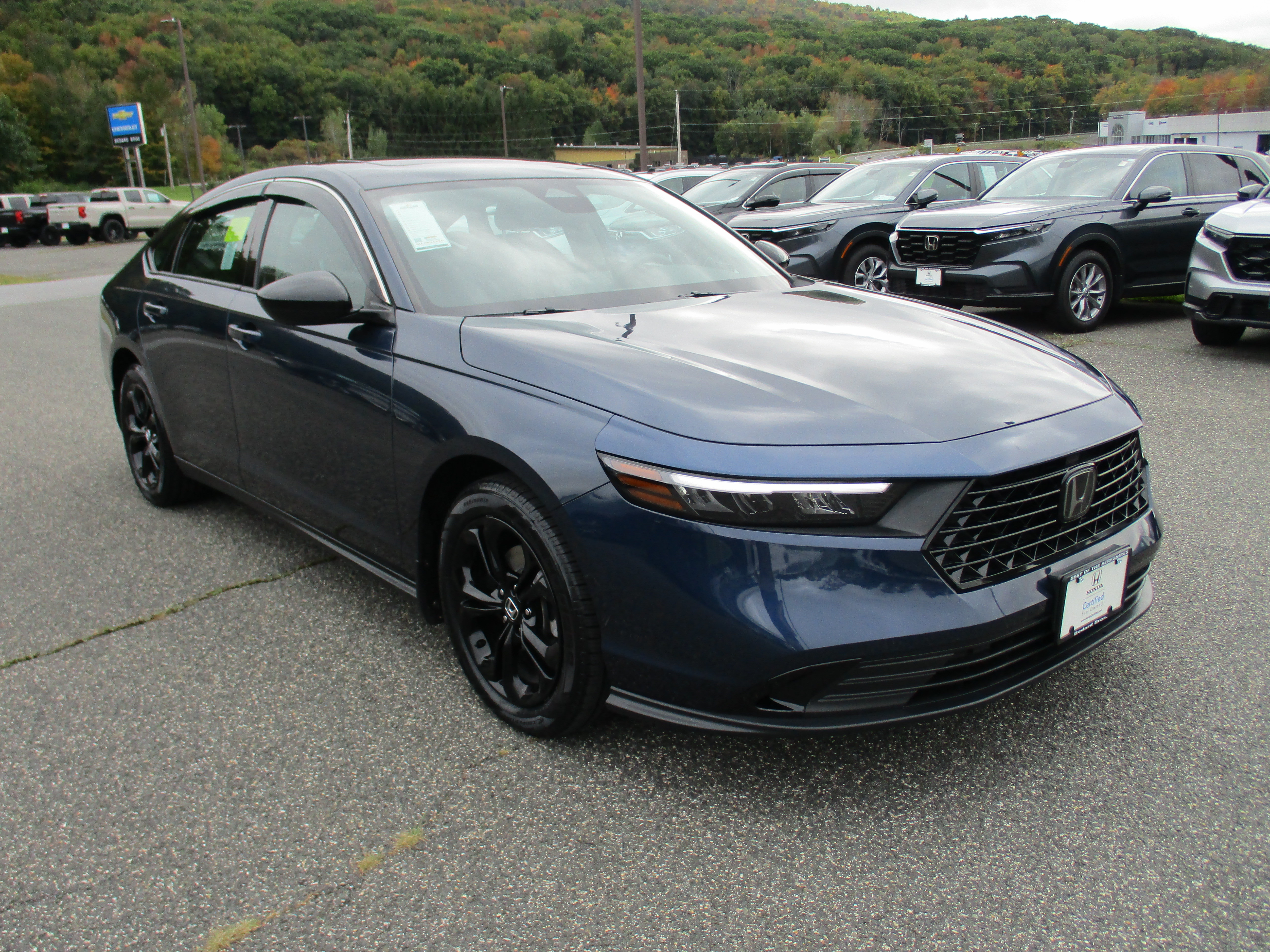 Certified 2025 Honda Accord SE image 3