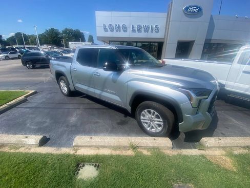 Used 2022 Toyota Tundra SR5 w/ SR5 Premium Package AWD/4WD image 1