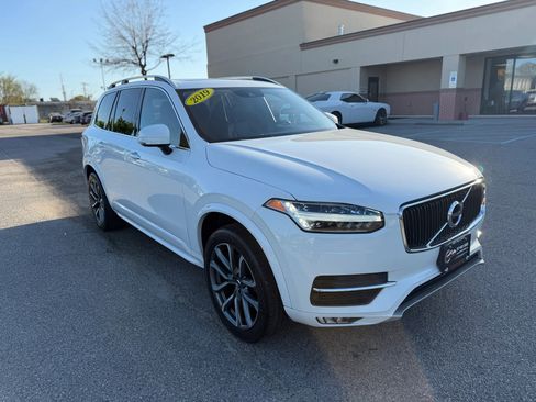 Used 2019 Volvo XC90 T6 Momentum image 5