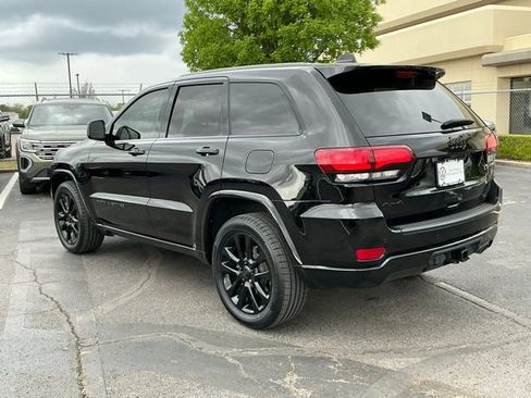Used 2020 Jeep Grand Cherokee Altitude image 5