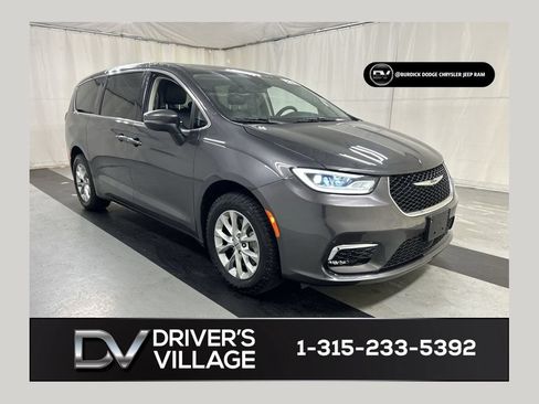 Used 2023 Chrysler Pacifica Touring-L AWD/4WD image 1