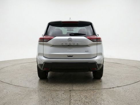 Used 2025 Nissan Rogue SV AWD/4WD image 7