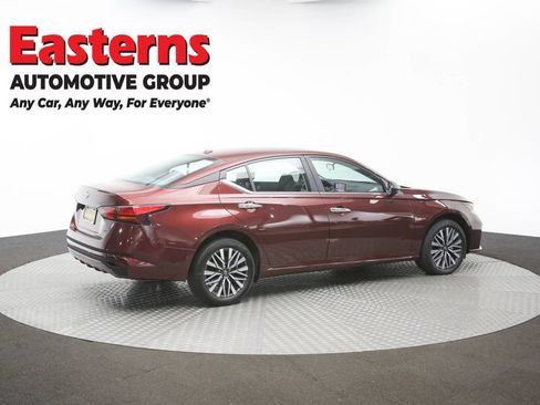 Used 2025 Nissan Altima 2.5 SV AWD/4WD image 38