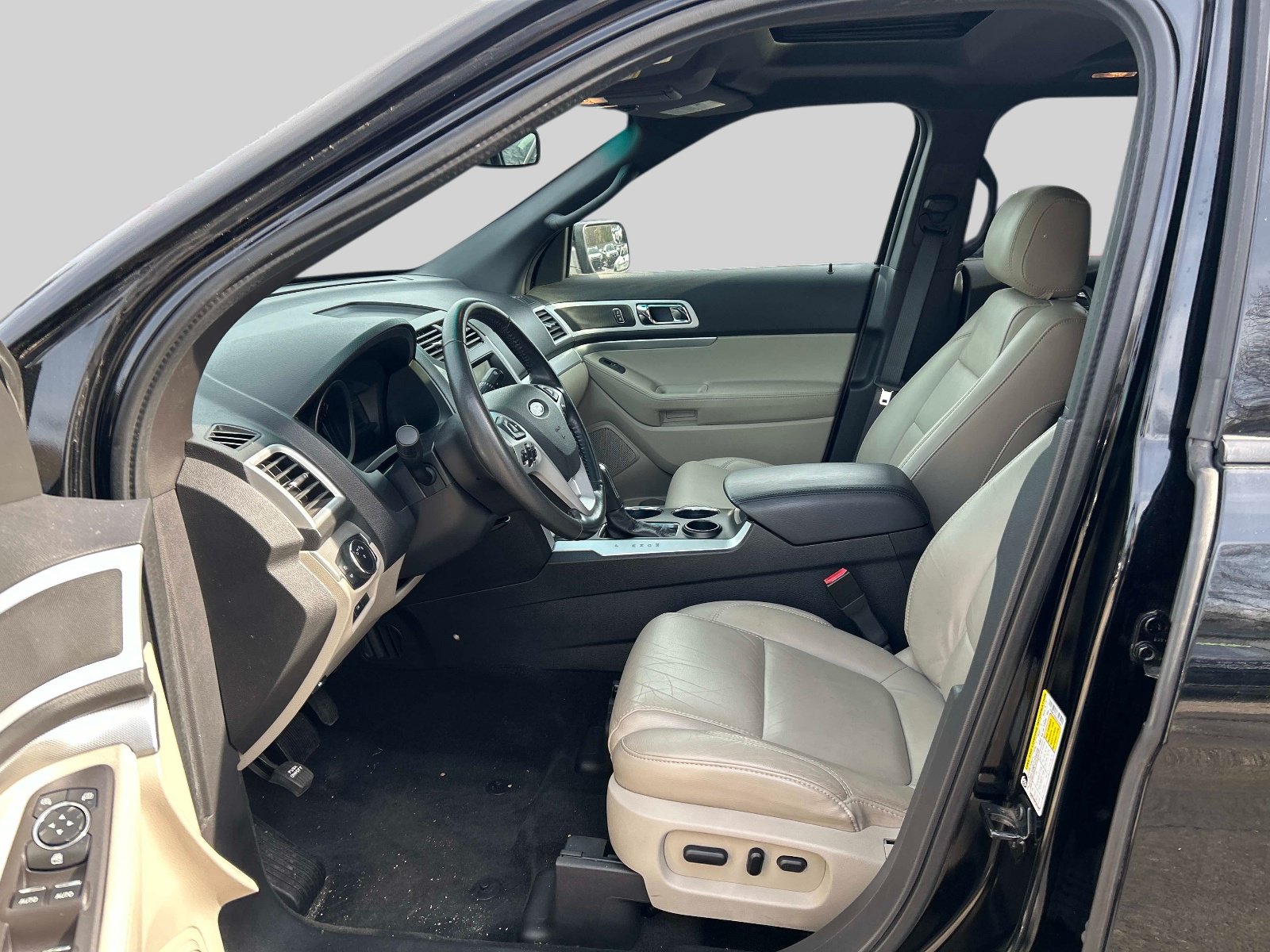 Used 2012 Ford Explorer XLT FWD image 9