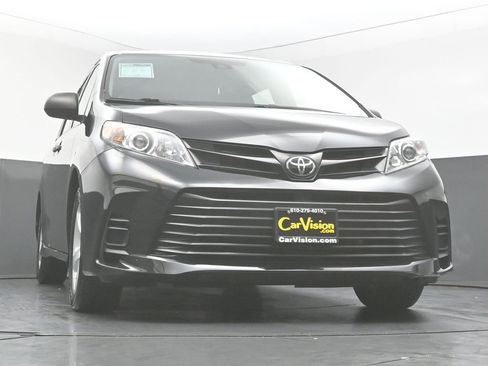 Used 2020 Toyota Sienna L FWD image 46