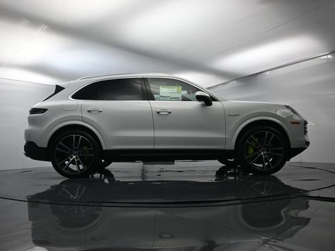 Certified 2026 Porsche Cayenne E-Hybrid image 57