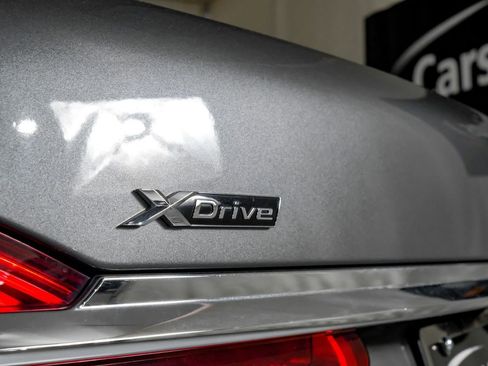 Used 2017 BMW 740i xDrive image 44