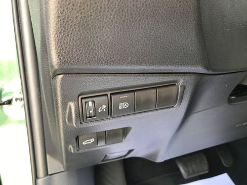 Certified 2025 Toyota Corolla Cross XLE w/ Convenience Package AWD/4WD image 15