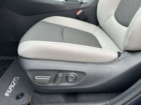 Used 2025 Toyota RAV4 XLE w/ Convenience Package image 26