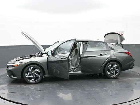 Certified 2025 Hyundai Elantra Sport image 83