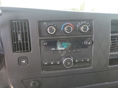 Used 2008 Chevrolet Express 2500 RWD image 15