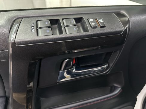 Used 2023 Toyota 4Runner TRD Off-Road image 19