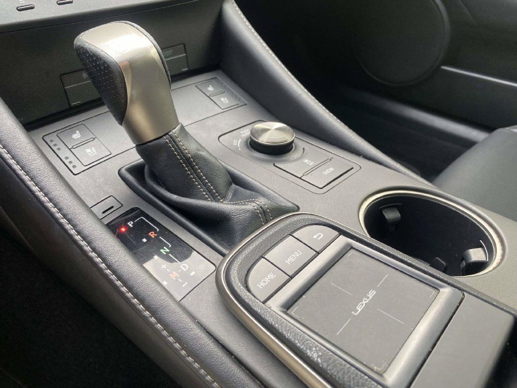 Used 2016 Lexus RC 200t RWD image 28