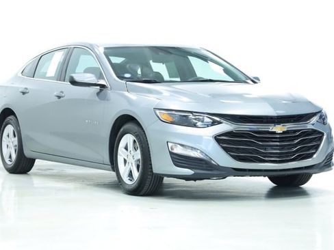 Used 2024 Chevrolet Malibu LT image 3