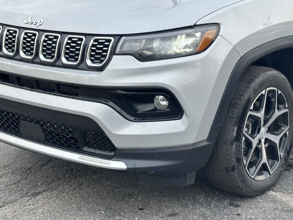 Used 2024 Jeep Compass Limited AWD/4WD image 8