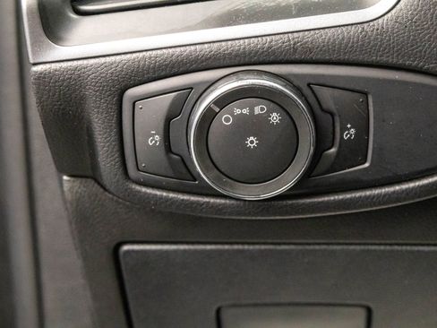 Used 2015 Ford Edge SE FWD image 17