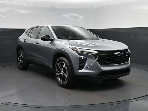 New 2026 Chevrolet Trax RS FWD image 9