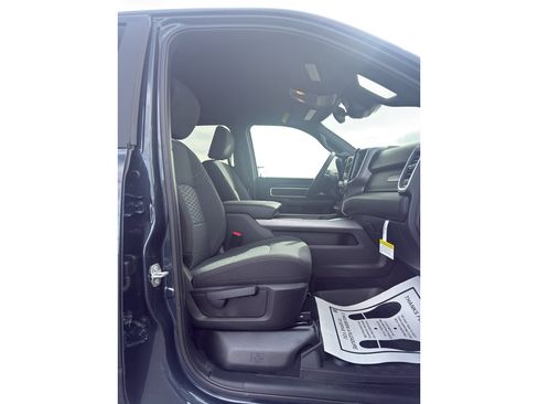 New 2026 RAM 3500 Big Horn AWD/4WD image 18