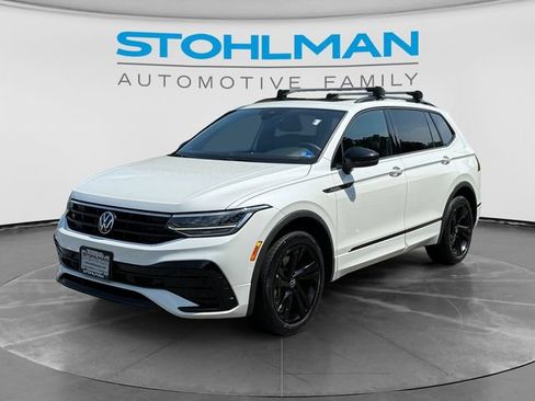 Used 2023 Volkswagen Tiguan SE R-Line AWD/4WD image 1