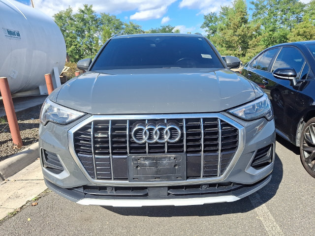 Used 2020 Audi Q3 2.0T Premium w/ Convenience Package AWD/4WD image 2