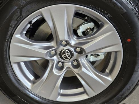 Used 2024 Toyota RAV4 XLE AWD/4WD image 23