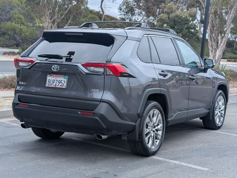 Used 2021 Toyota RAV4 XLE Premium FWD image 13