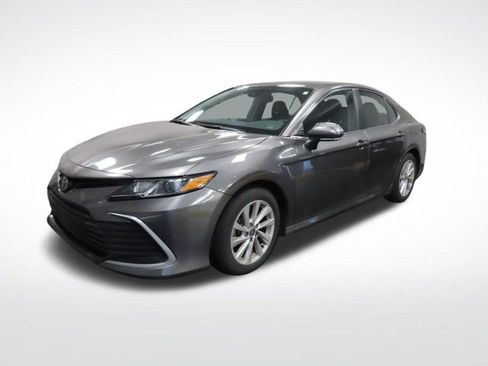 Used 2024 Toyota Camry LE w/ Convenience Package FWD image 1