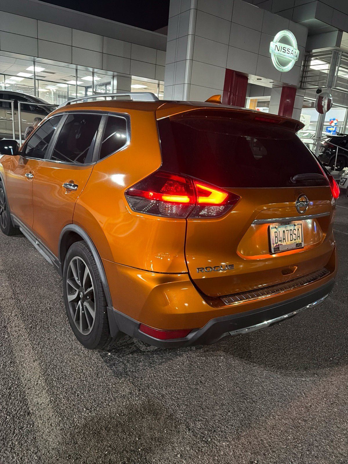 Used 2018 Nissan Rogue SL w/ Premium Package FWD image 7