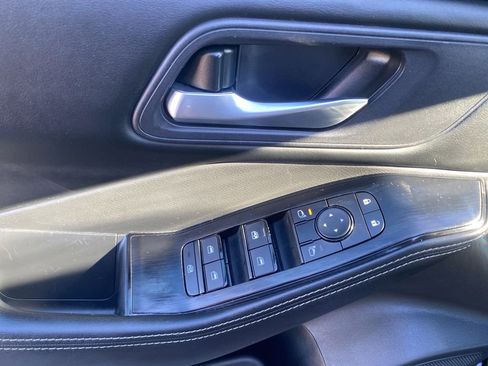 Used 2024 Nissan Rogue SV image 11