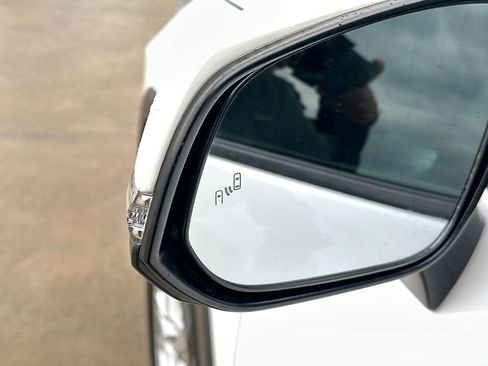 Used 2021 Toyota RAV4 LE image 16