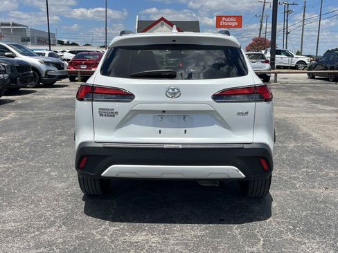 Used 2022 Toyota Corolla Cross XLE w/ Convenience Package FWD image 6