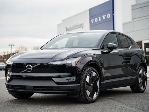 New 2026 Volvo EX30 Plus w/ Protection Package Premier image 3