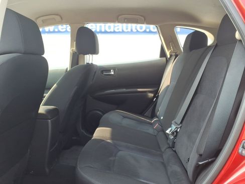 Used 2015 Nissan Rogue S w/ Convenience Package AWD/4WD image 9