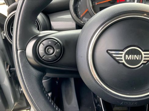 Used 2021 MINI Cooper 4-Door Hardtop image 21