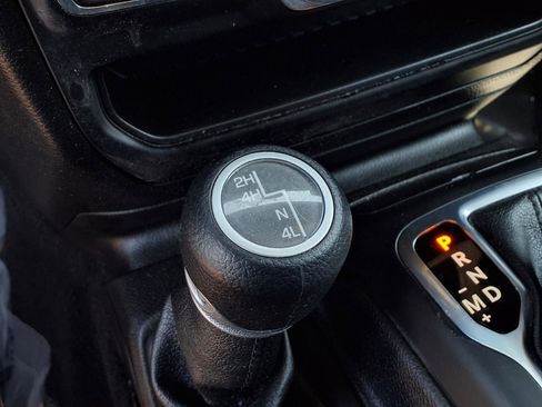Used 2020 Jeep Wrangler Sport AWD/4WD image 14
