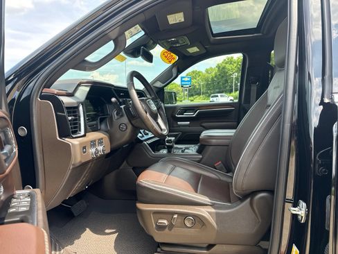 Used 2025 GMC Sierra 1500 Denali AWD/4WD image 19