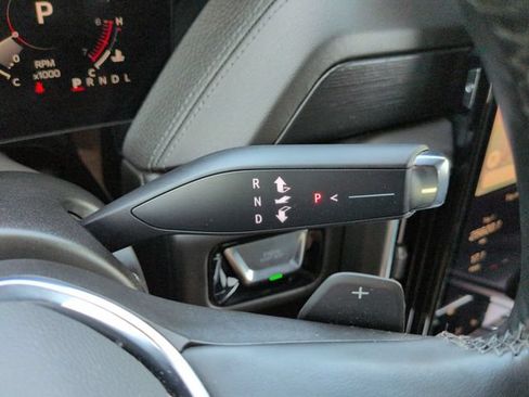 Used 2025 GMC Yukon Denali AWD/4WD image 18
