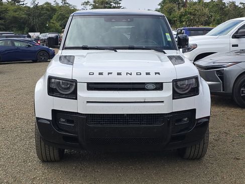 Used 2024 Land Rover Defender 110 X-Dynamic SE AWD/4WD image 3