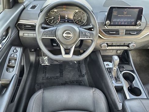Used 2024 Nissan Altima 2.5 SV FWD image 20