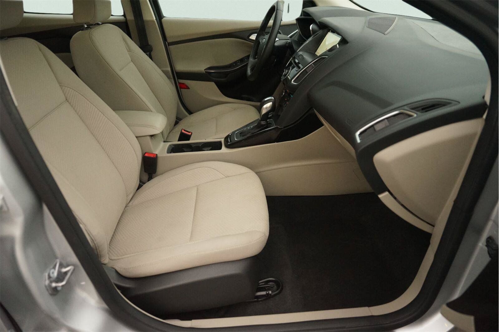 Used 2016 Ford Focus Electric Hatchback FWD image 18
