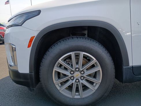 Used 2023 Chevrolet Traverse LT image 16