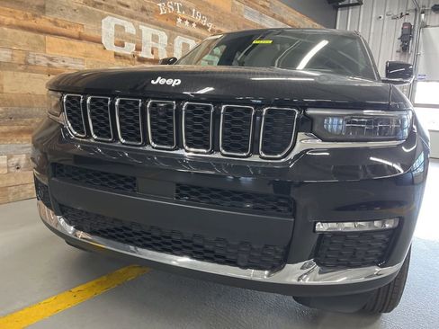 New 2025 Jeep Grand Cherokee L Limited w/ Luxury Tech Group II image 11