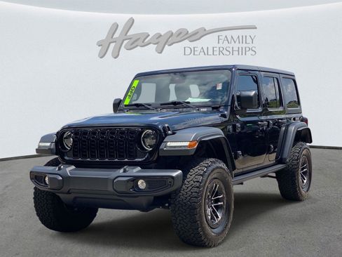 Used 2025 Jeep Wrangler Unlimited Sport AWD/4WD image 8