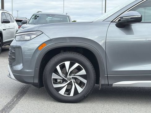 New 2025 Volkswagen Tiguan S FWD image 9