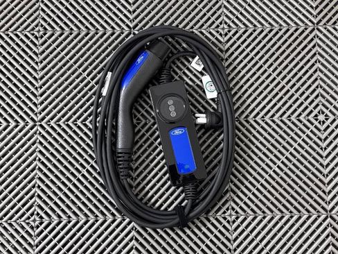 Certified 2022 Ford Escape SE w/ Cold Weather Package image 11