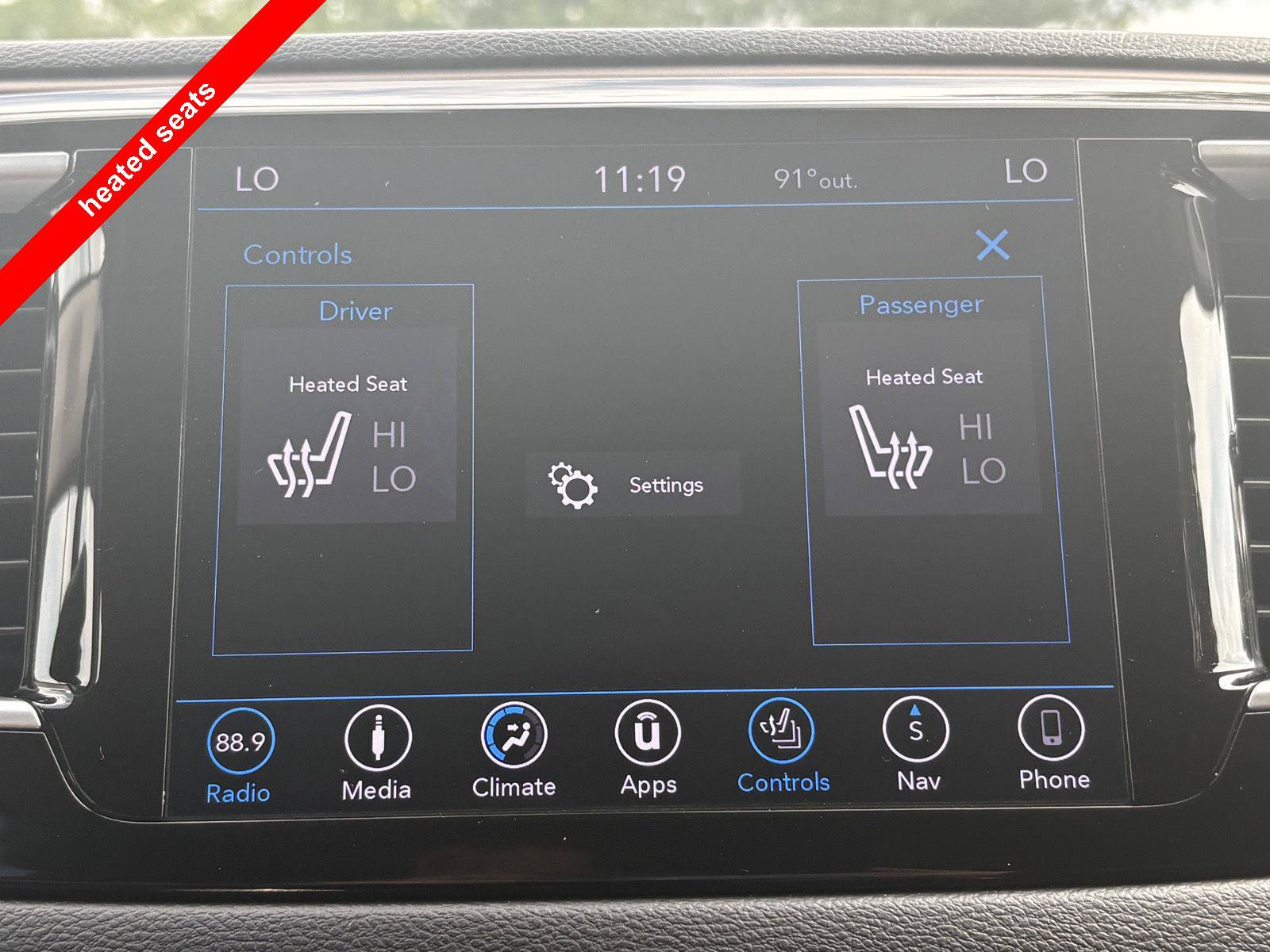 Used 2018 Chrysler Pacifica Touring-L w/ Tire & Wheel Group FWD image 5