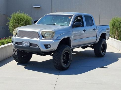 Used 2014 Toyota Tacoma PreRunner w/ TRD Off-Road Package image 6