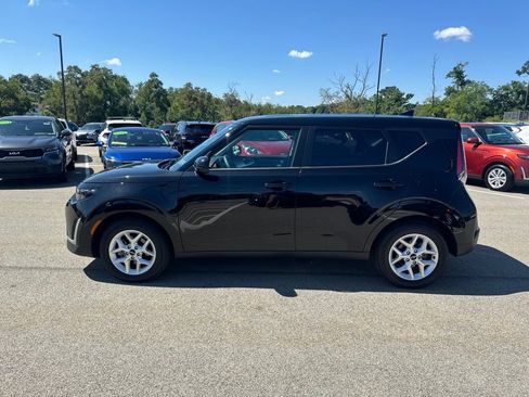 Certified 2025 Kia Soul S FWD image 4