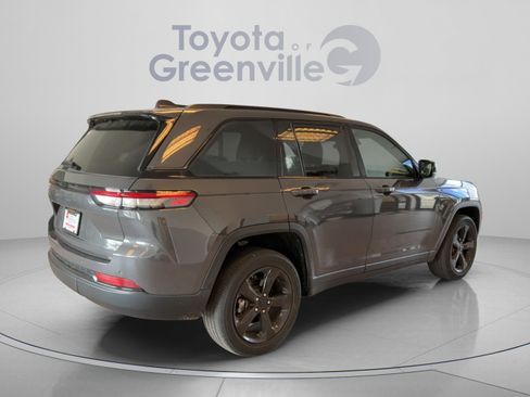Used 2023 Jeep Grand Cherokee Altitude RWD image 6