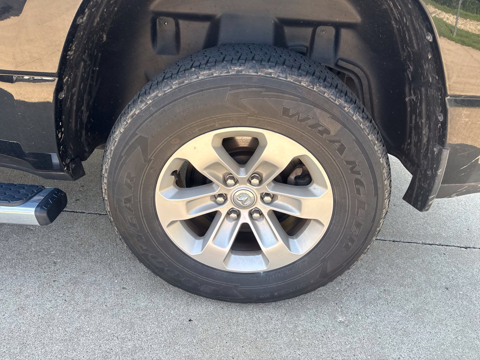 Used 2023 RAM 1500 Laramie AWD/4WD image 15